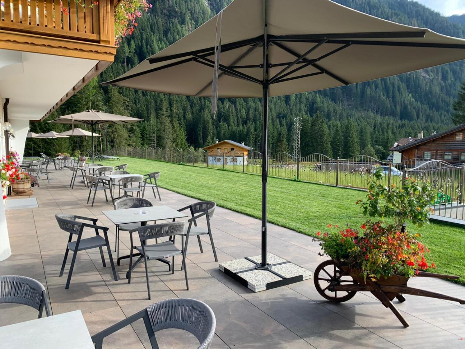 Alpenhotel Panorama Campitello di Fassa Exterior foto
